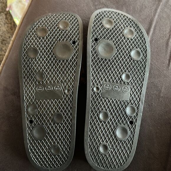 Leopard printed flat sandals  - Picture 4 of 6